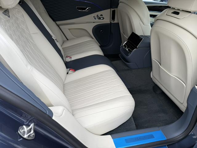 Bentley PHEV 2022 thumb 8