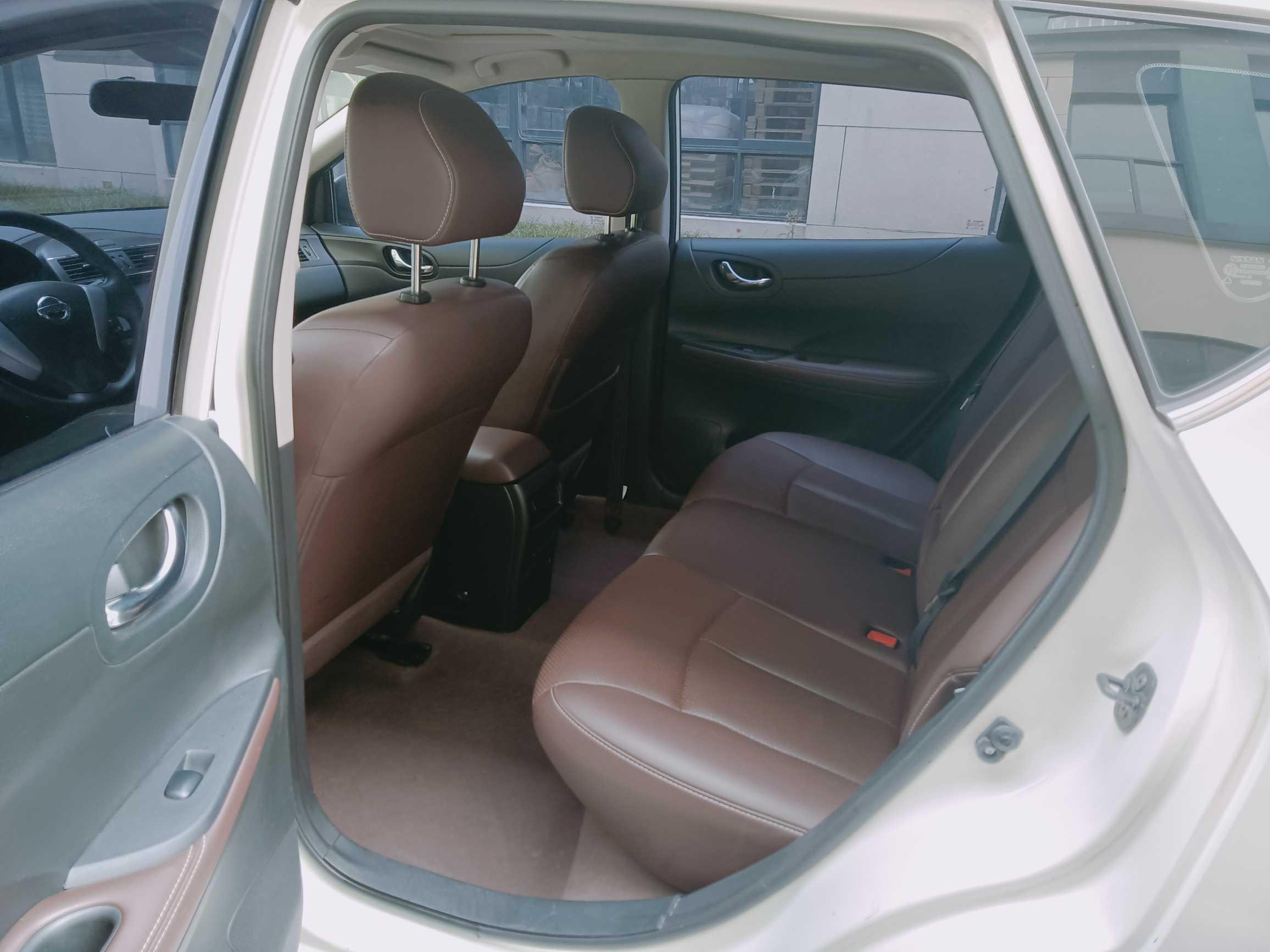 Nissan Tiida 2015 thumb 7