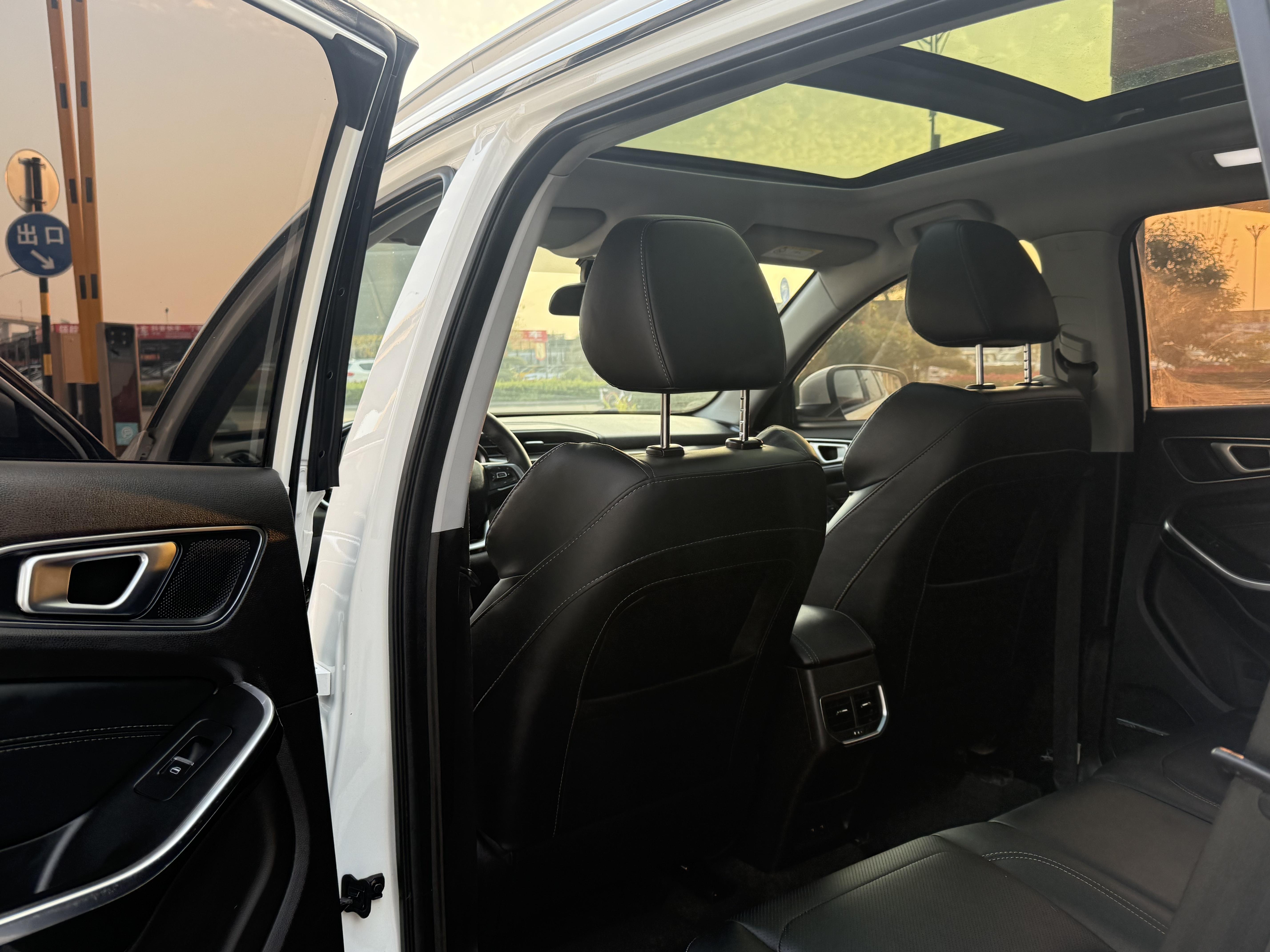 Chery Tiggo 8 2018 thumb 11