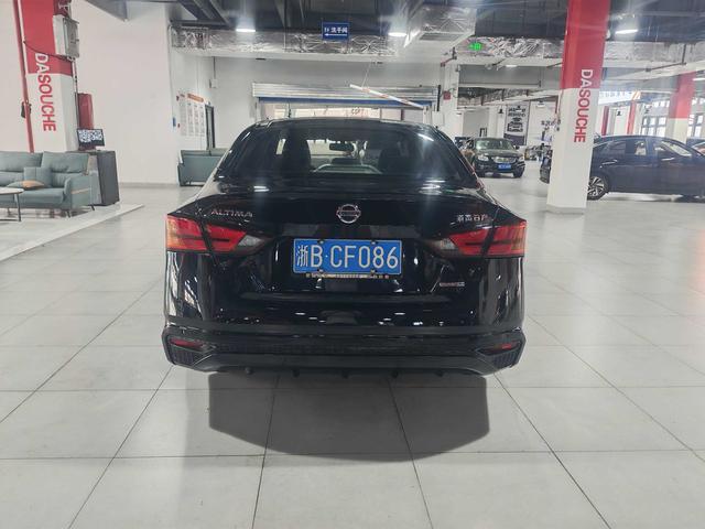 Nissan Altima 2019 thumb 3