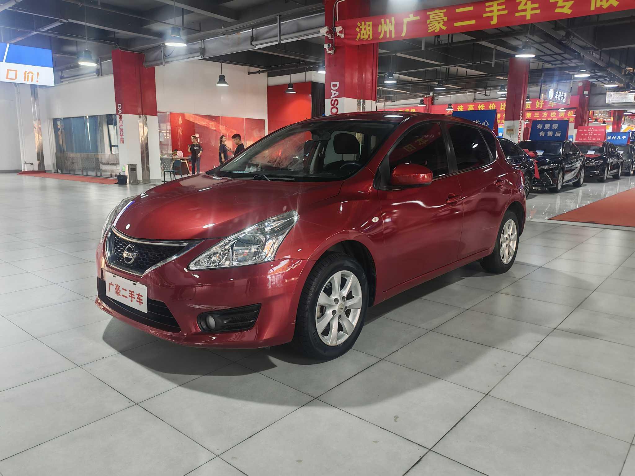 Nissan Tiida 2013 thumb 9
