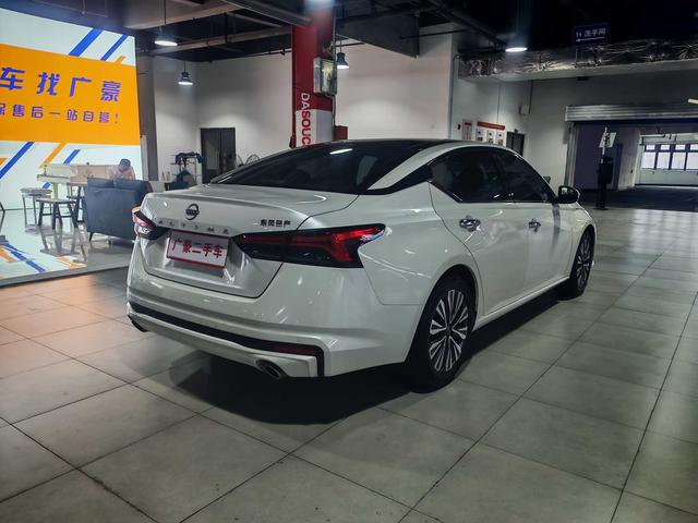 Nissan Altima 2022 thumb 2
