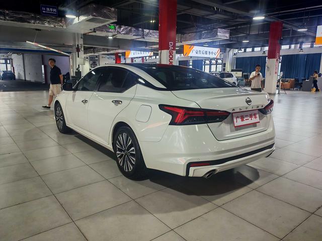 Nissan Altima 2022 thumb 3