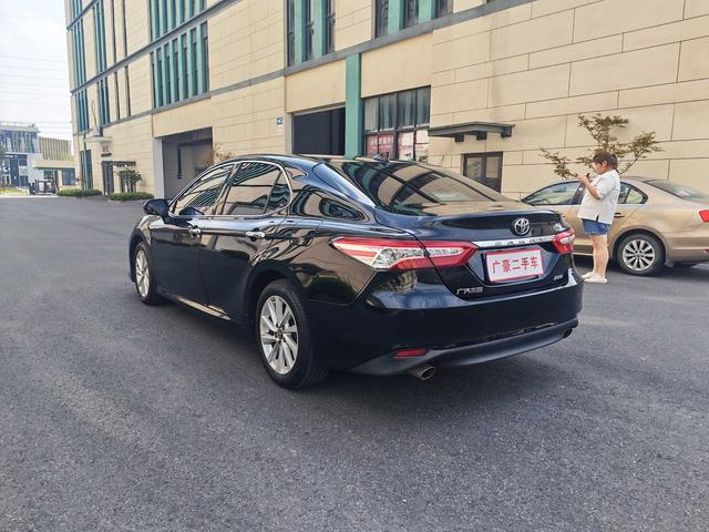 Toyota Camry 2021 thumb 3