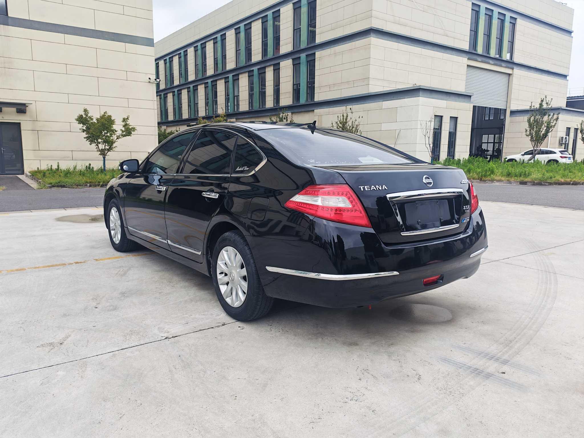 Nissan Altima 2010 thumb 2