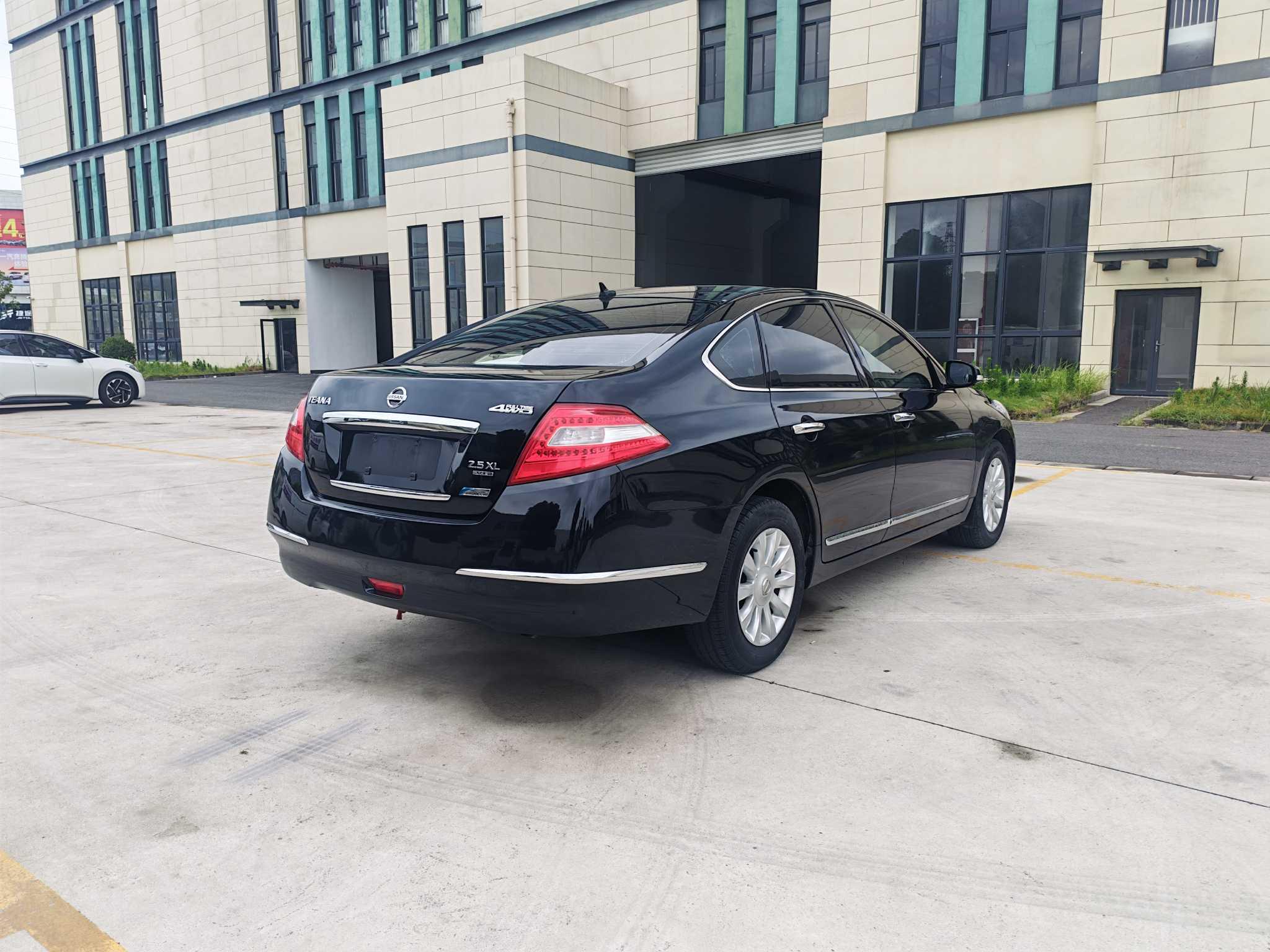 Nissan Altima 2010 thumb 4