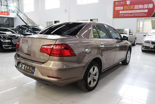 Volkswagen Bora 2015 thumb 4