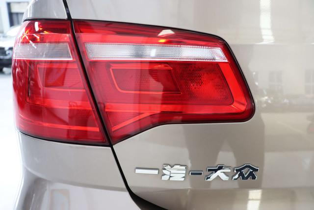 Volkswagen Bora 2015 thumb 7