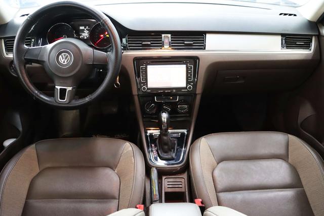 Volkswagen Bora 2015 thumb 12