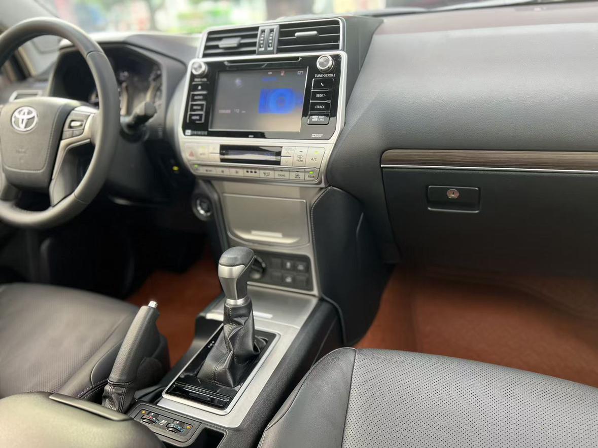 Toyota Land Cruiser Prado 2018 thumb 6