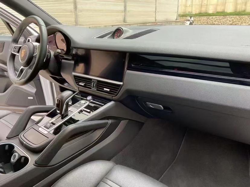 Porsche Cayenne 2019 thumb 10