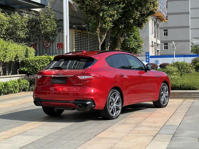 Maserati Levante 2019 thumb 7