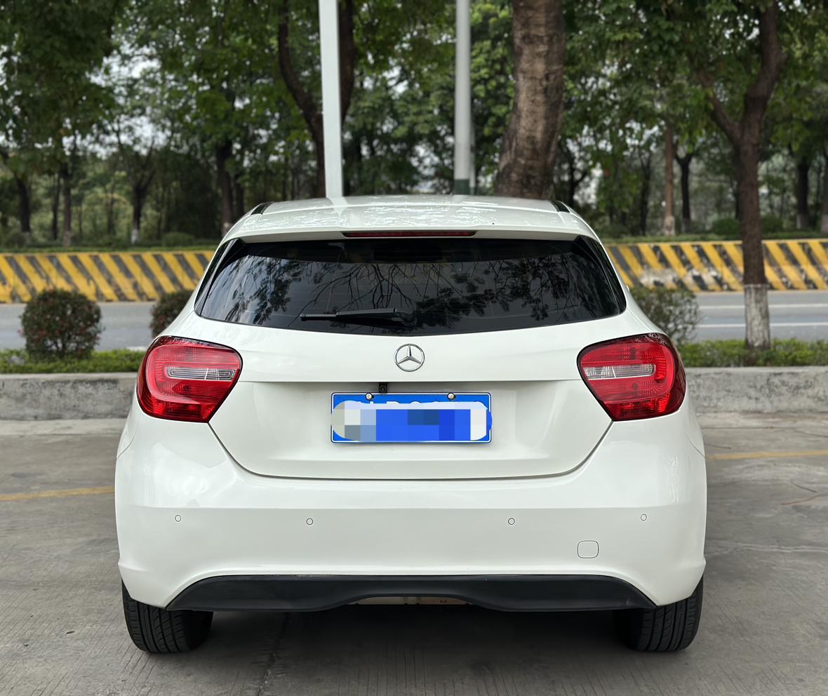 Mercedes-Benz A-Class 2014 thumb 3