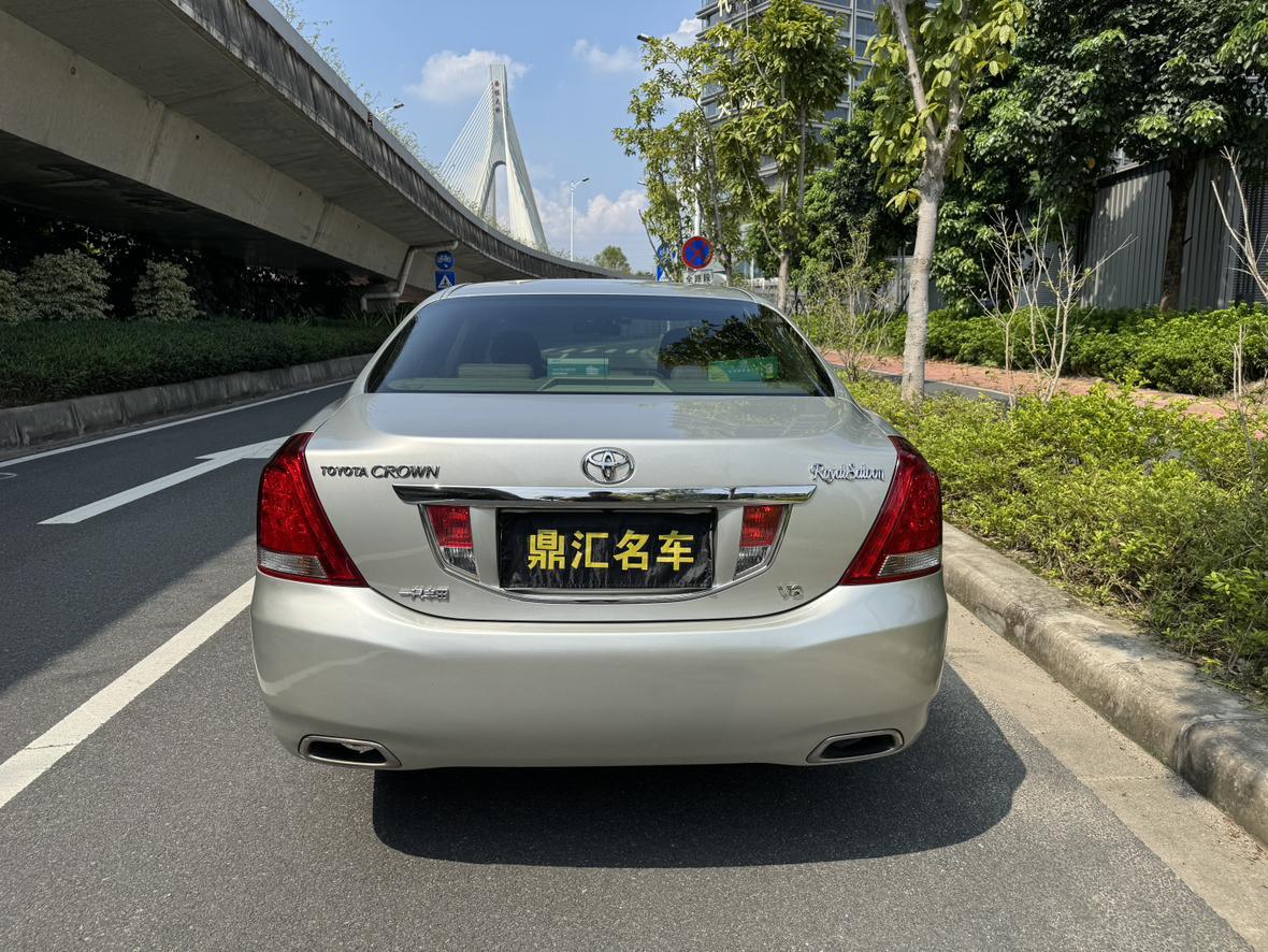 Toyota Crown 2010 thumb 4