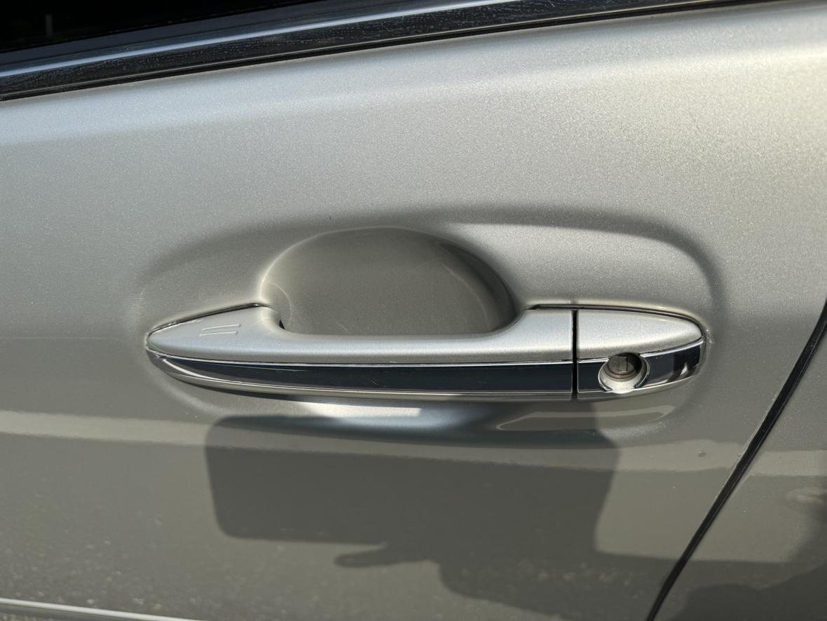 Toyota Crown 2010 thumb 12