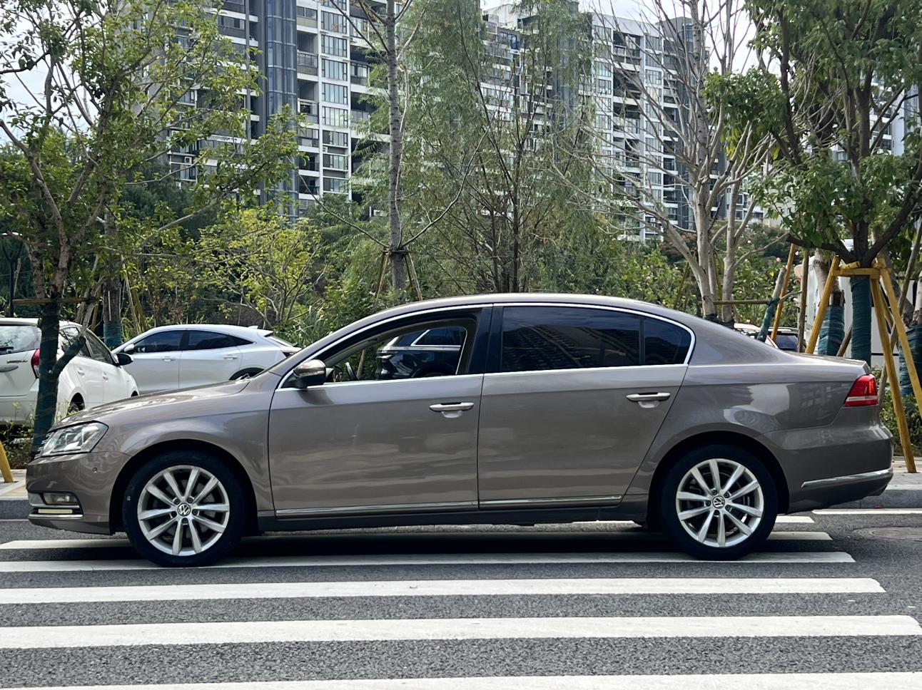 Volkswagen Magotan 2013 thumb 2
