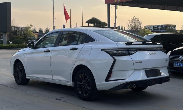 Dongfeng Aeolus Yixuan 2023 thumb 7