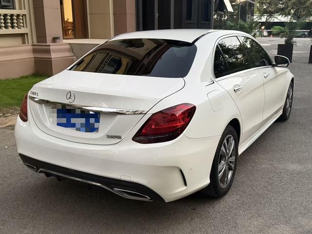 Mercedes-Benz C-Class 2020 thumb 4