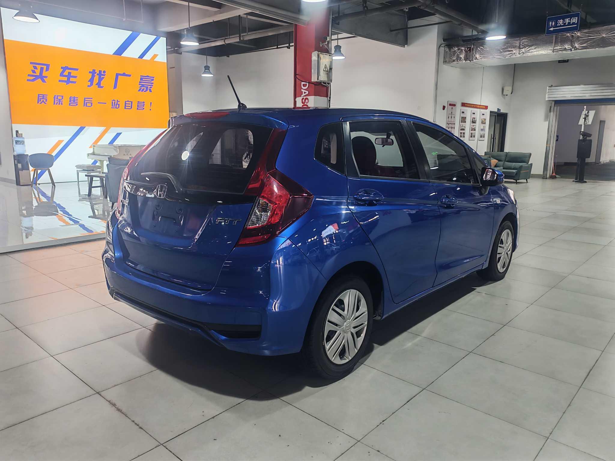 Honda Fit Shuttle 2018 thumb 4