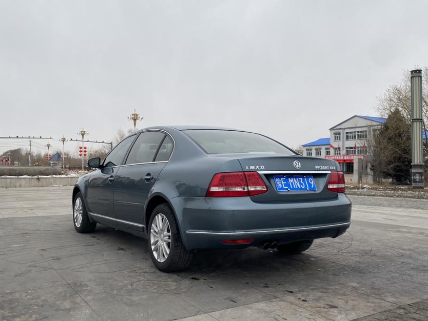 Volkswagen Passat 2011 thumb 2