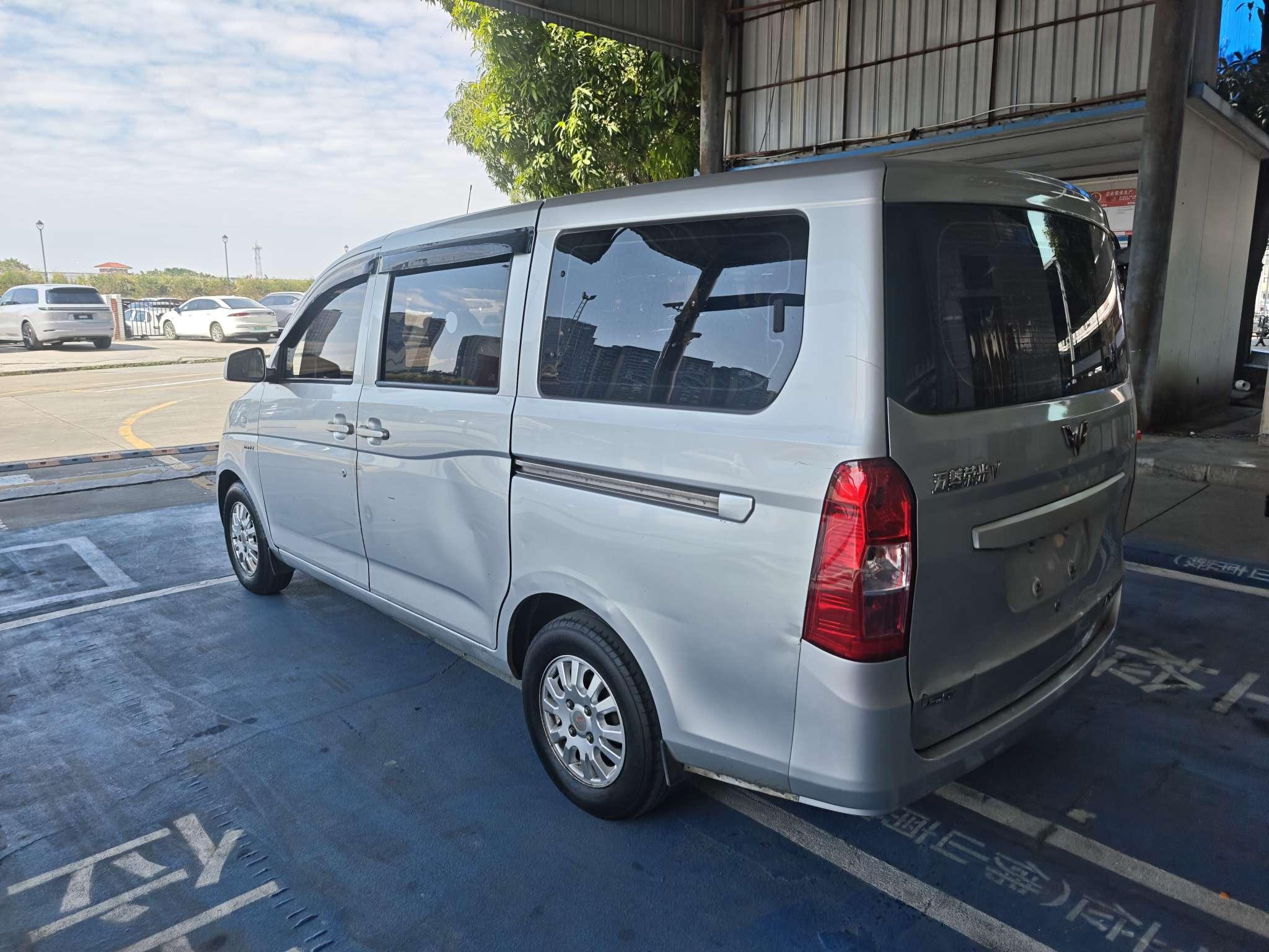 Wuling Rongguang V 2018 thumb 3