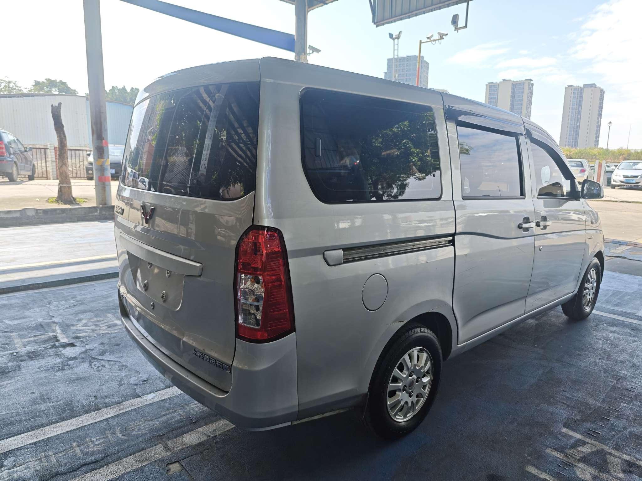 Wuling Rongguang V 2018 thumb 5