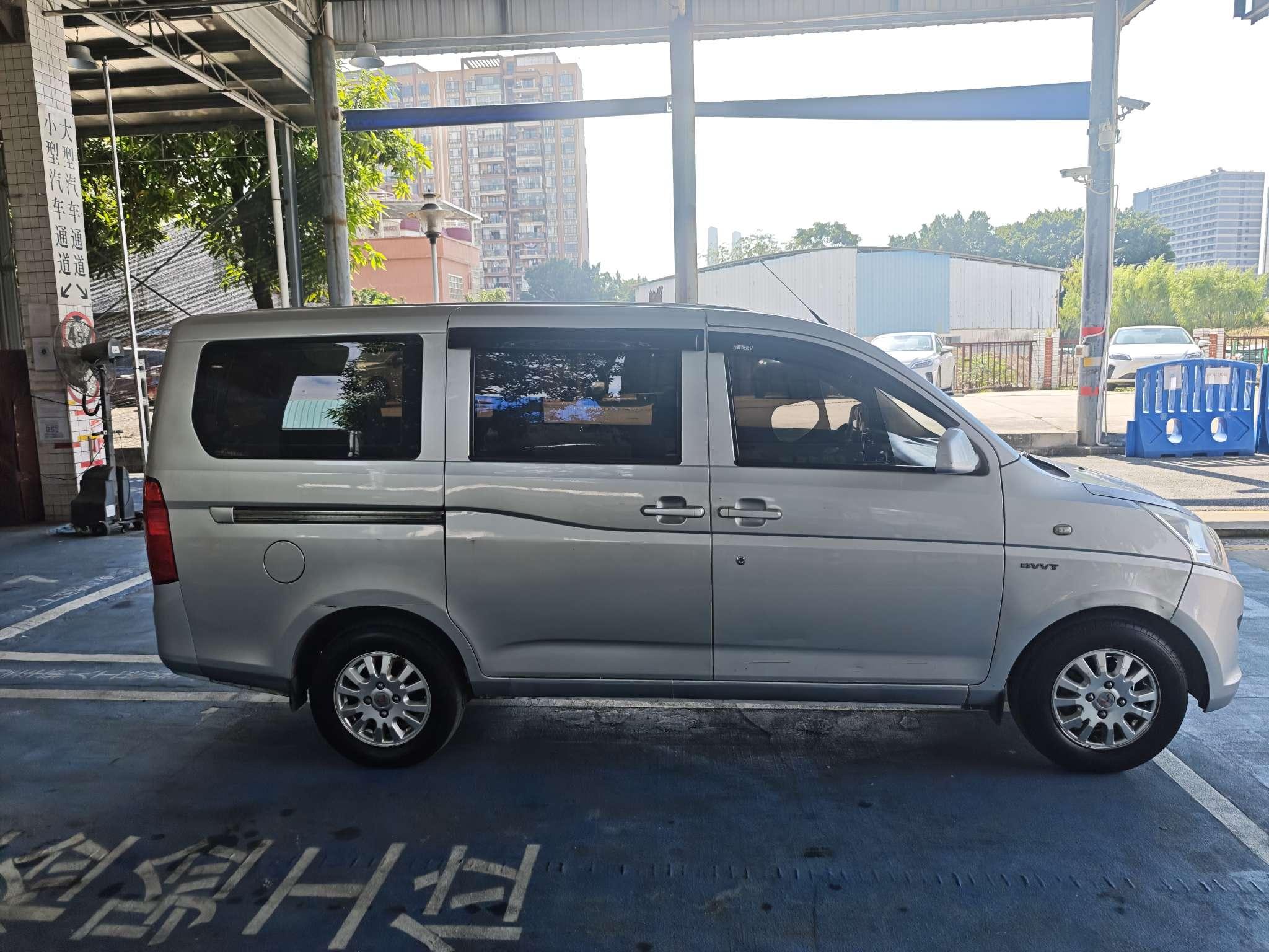 Wuling Rongguang V 2018 thumb 6