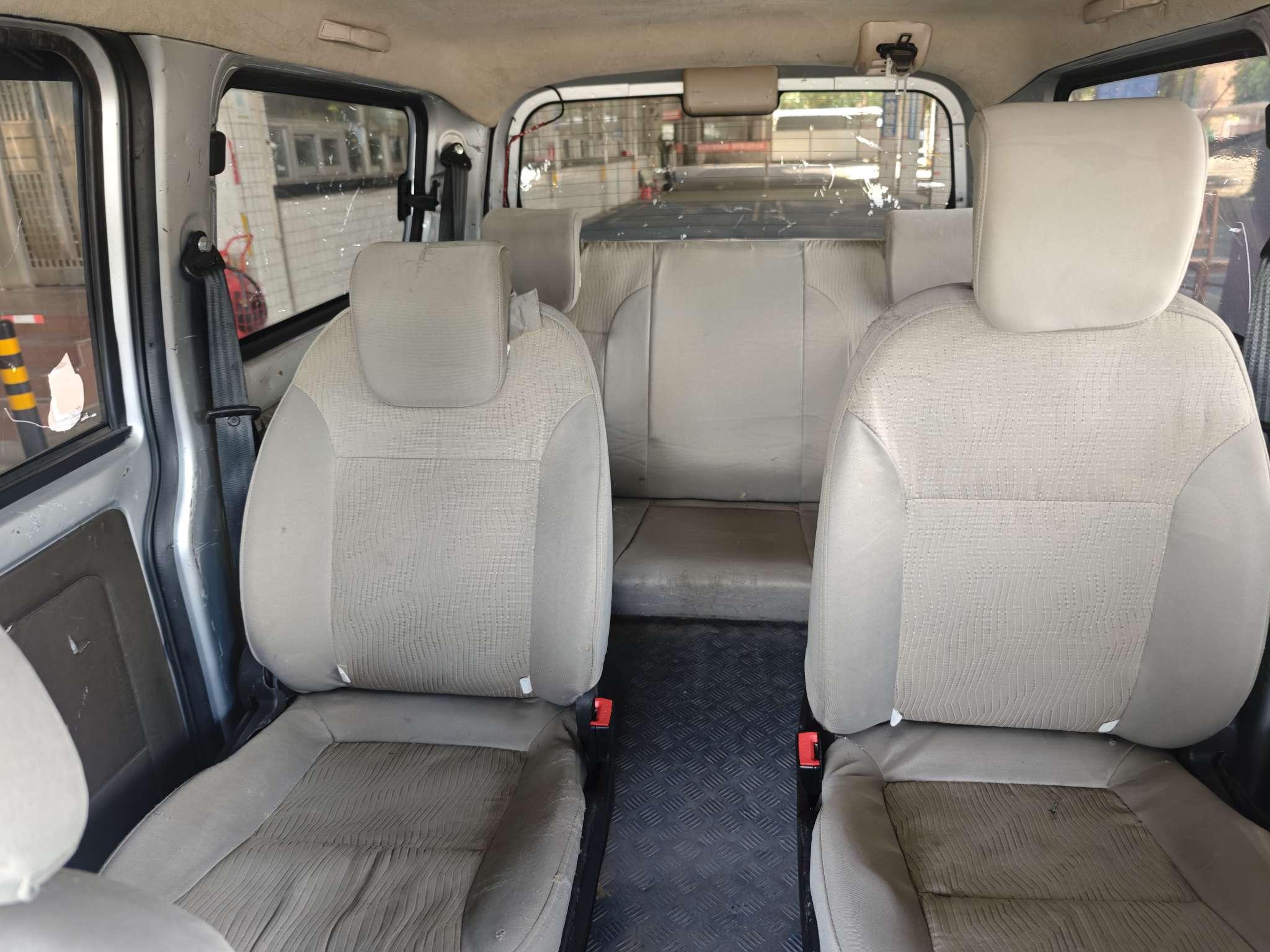 Wuling Rongguang V 2018 thumb 10