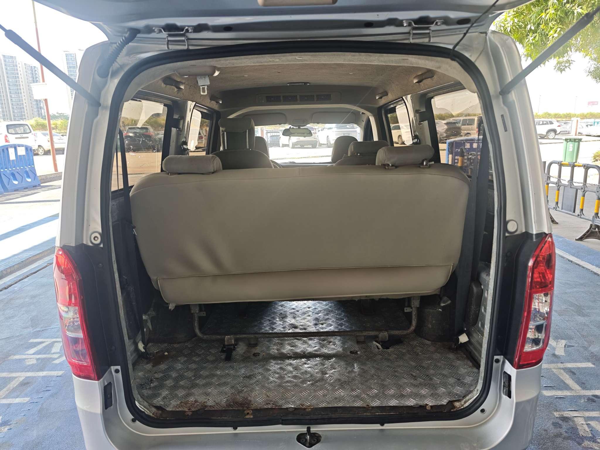Wuling Rongguang V 2018 thumb 11