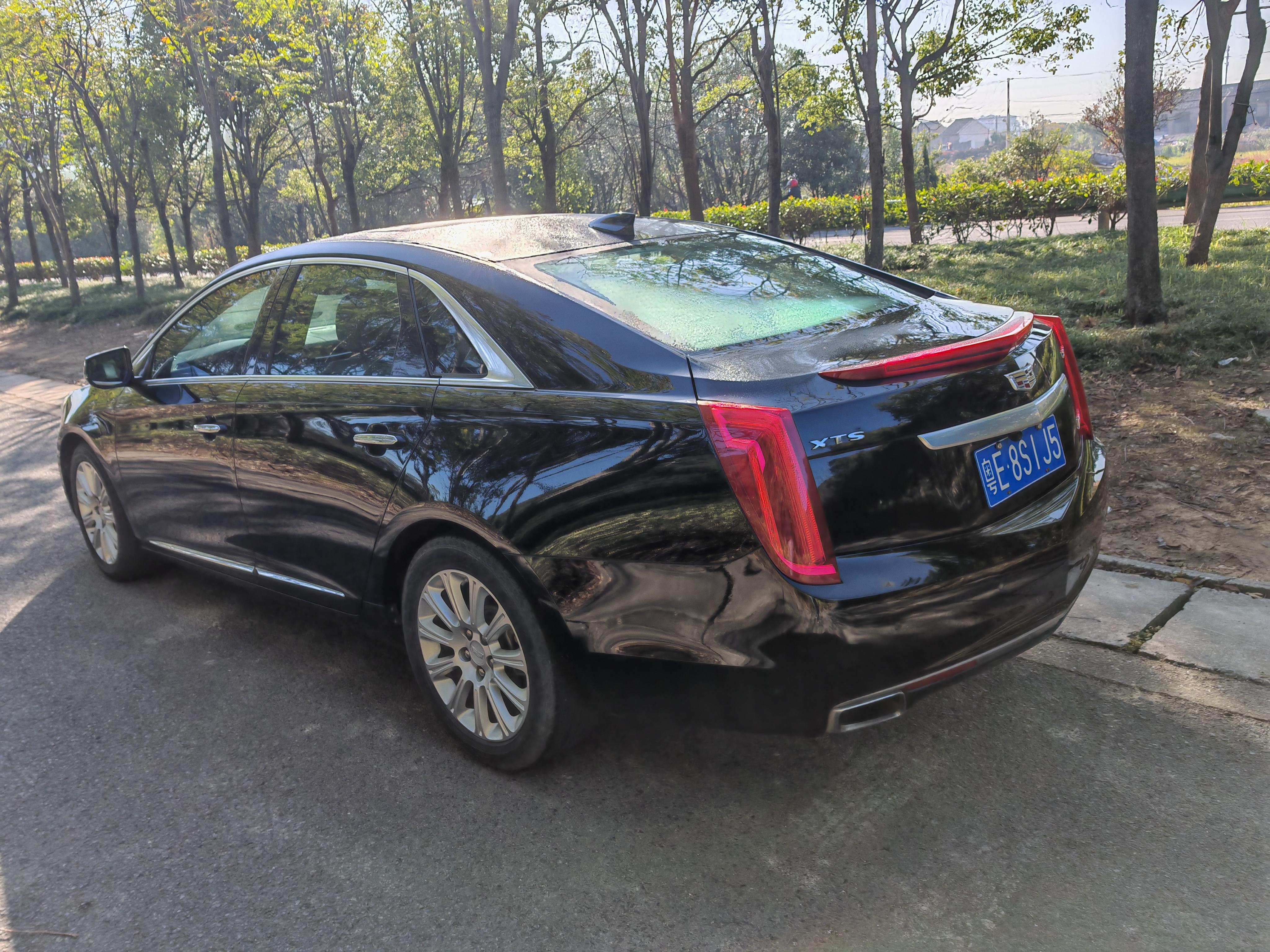 Cadillac XTS 2017 thumb 2