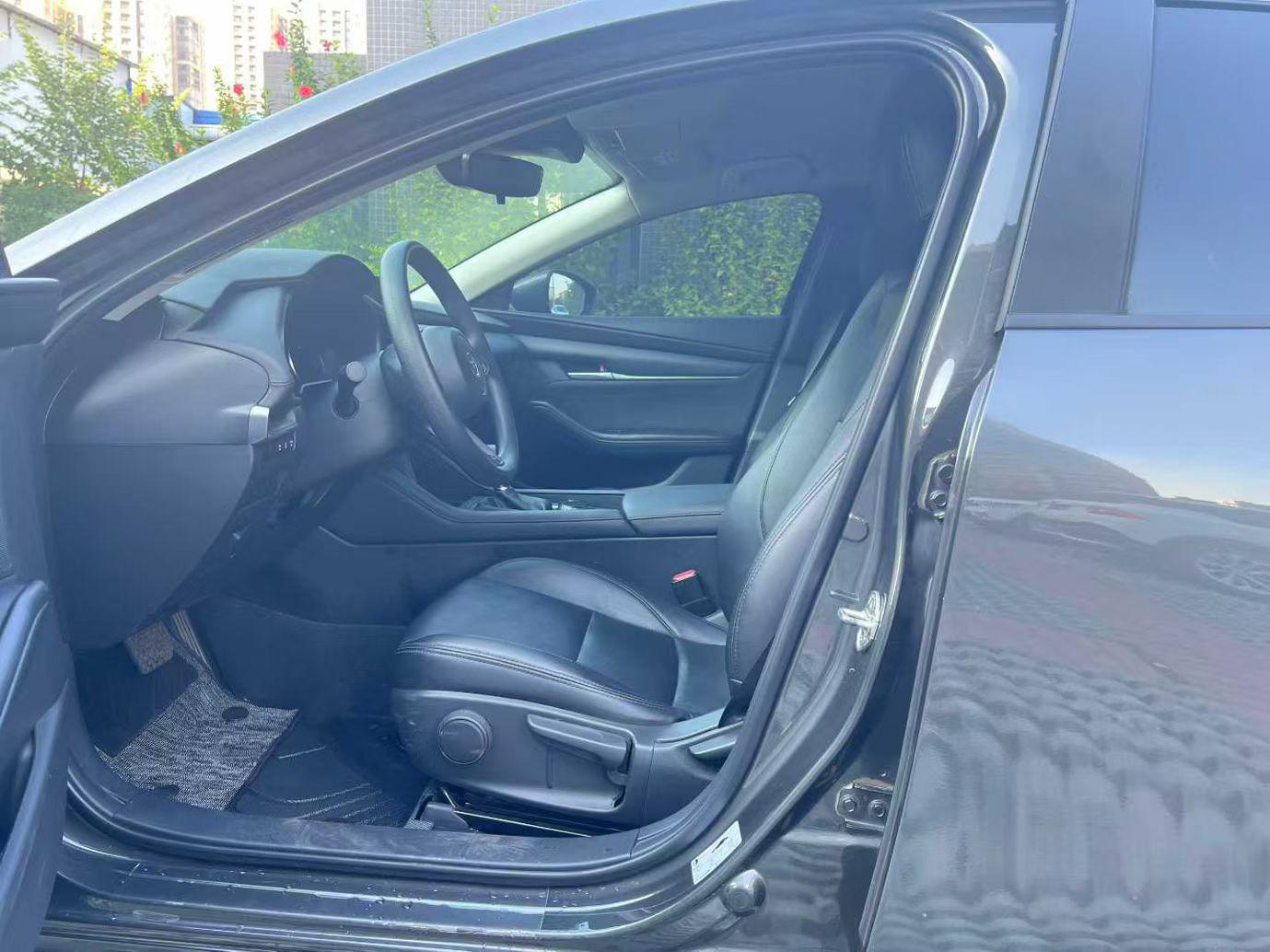 Mazda 3 2022 thumb 6