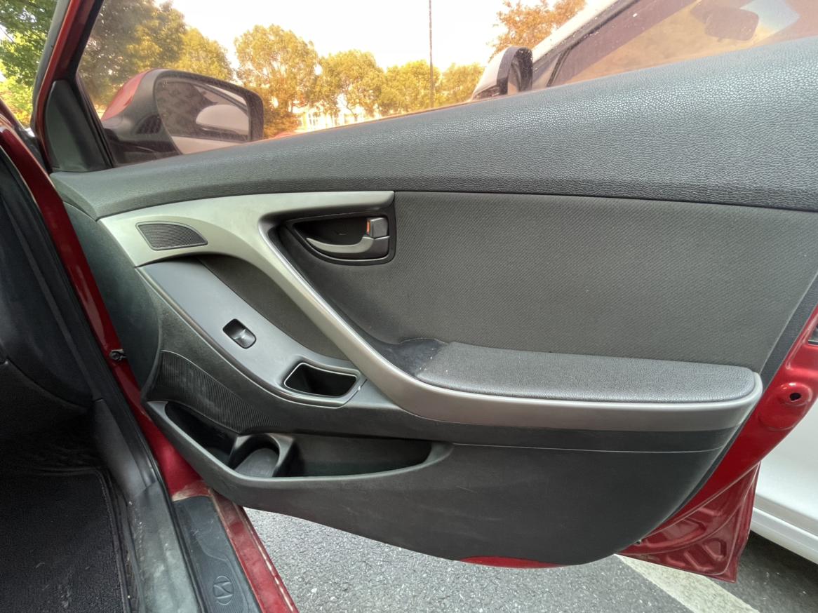 Hyundai Elantra 2014 thumb 8
