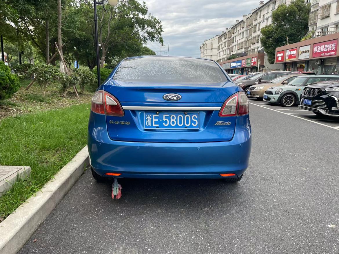 Ford Fiesta 2012 thumb 3