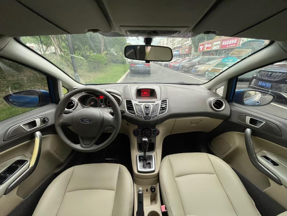 Ford Fiesta 2012 thumb 6