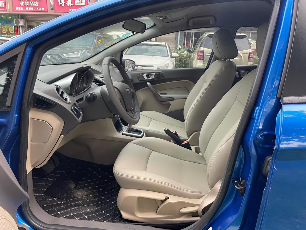 Ford Fiesta 2012 thumb 7