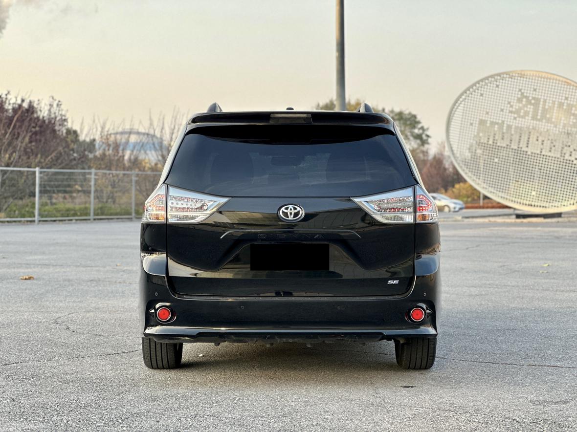 Toyota Sienna 2017 thumb 2
