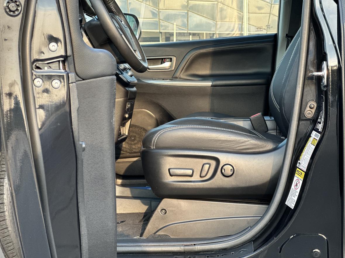 Toyota Sienna 2017 thumb 7