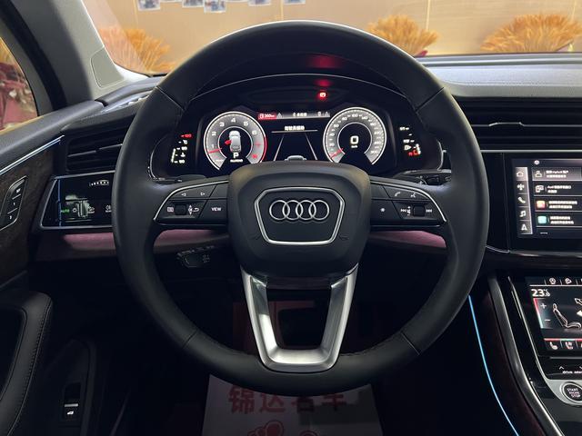 Audi Q7 2023 thumb 5