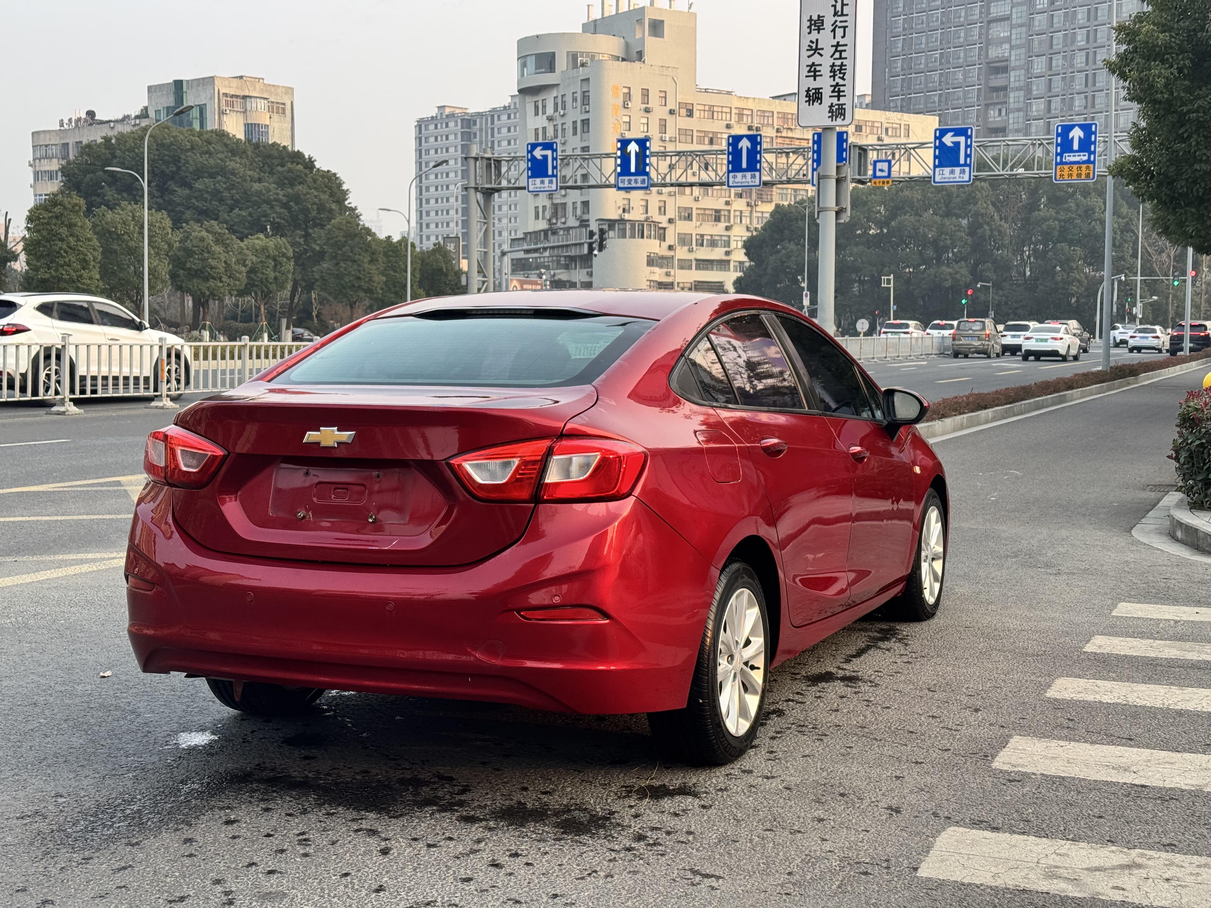 Chevrolet Cruze 2018 thumb 4