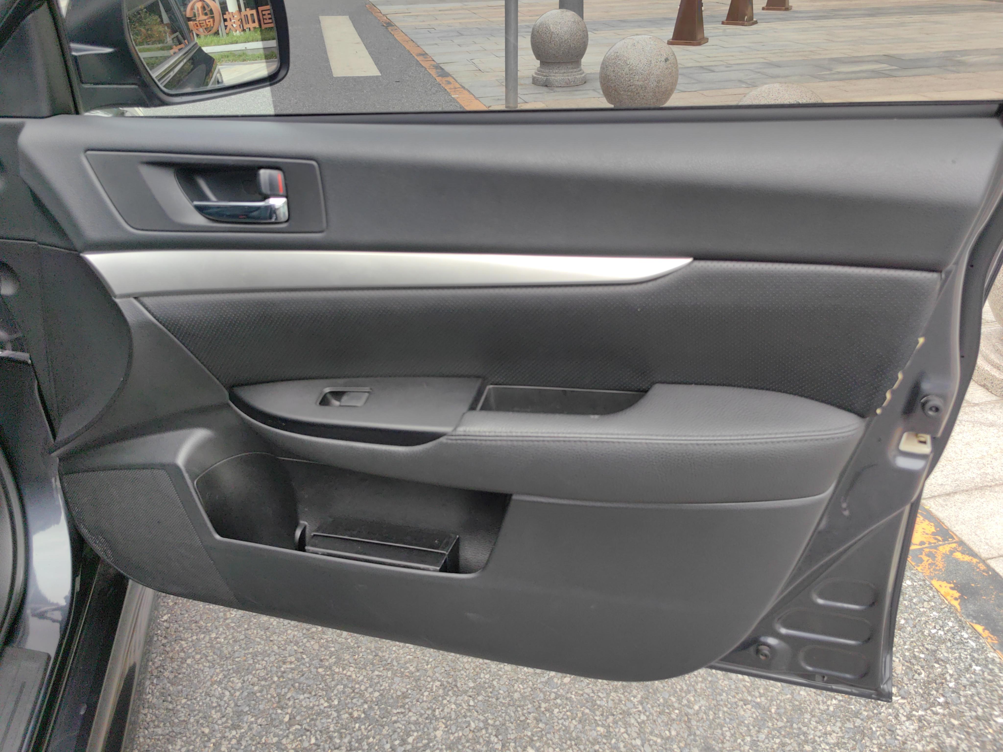 Subaru Legacy 2010 thumb 8
