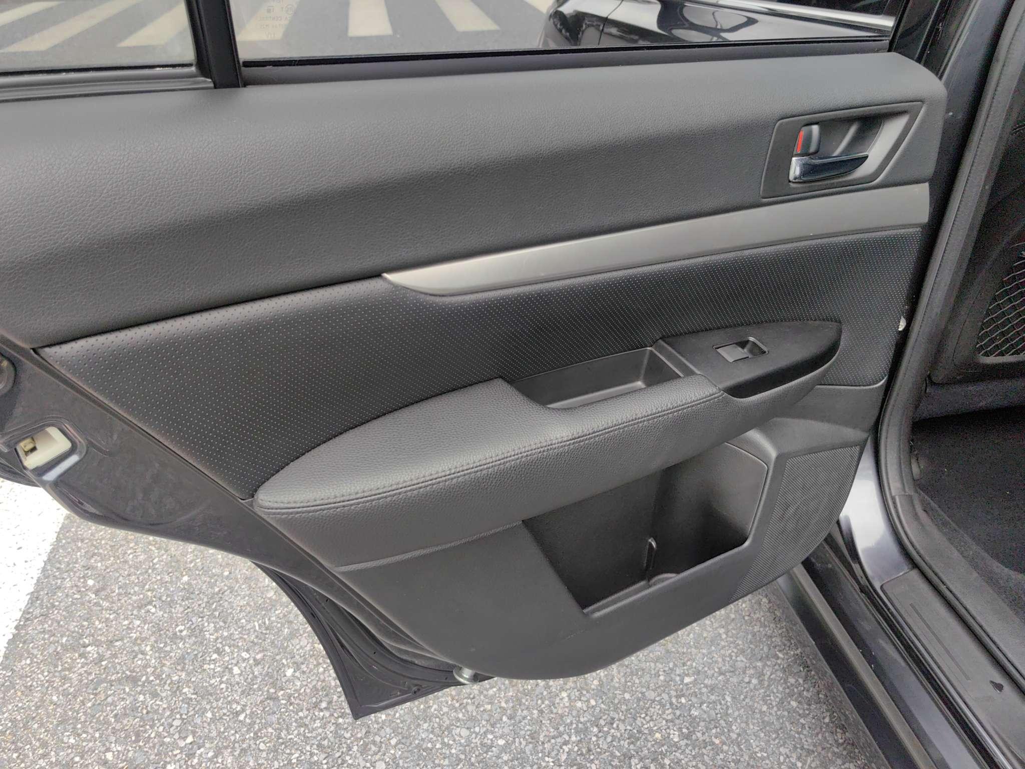 Subaru Legacy 2010 thumb 9