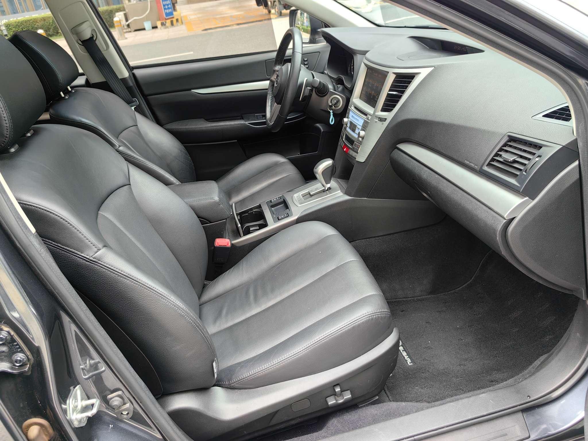 Subaru Legacy 2010 thumb 12