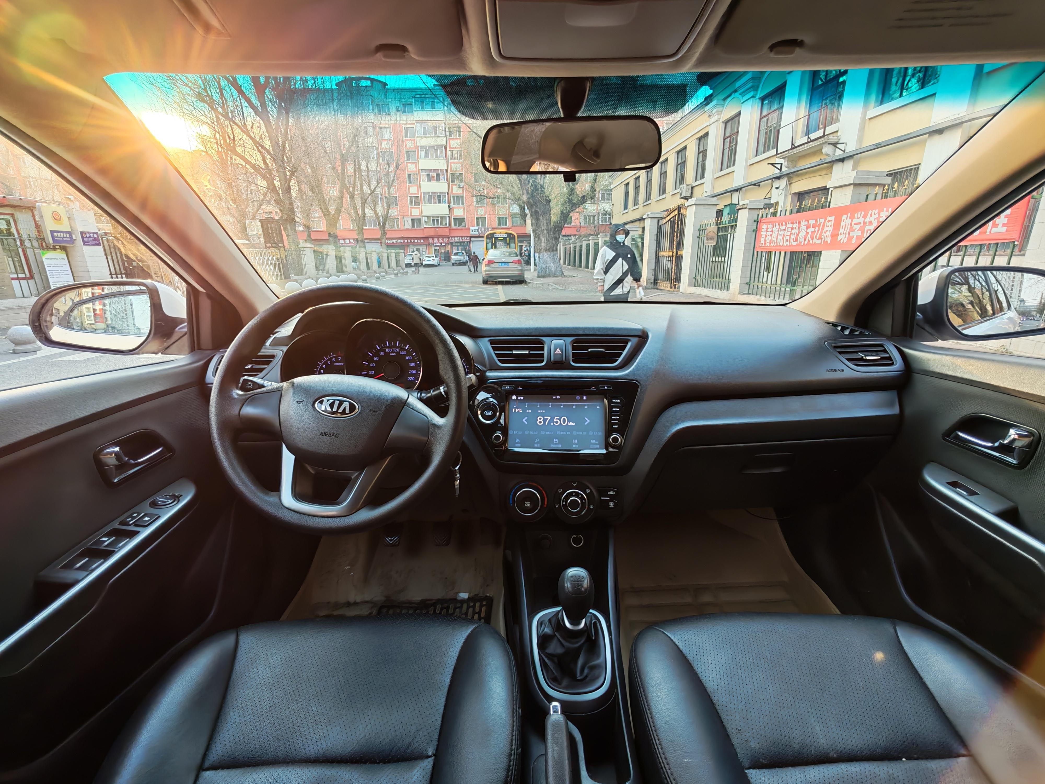Kia Rio 2014 thumb 9