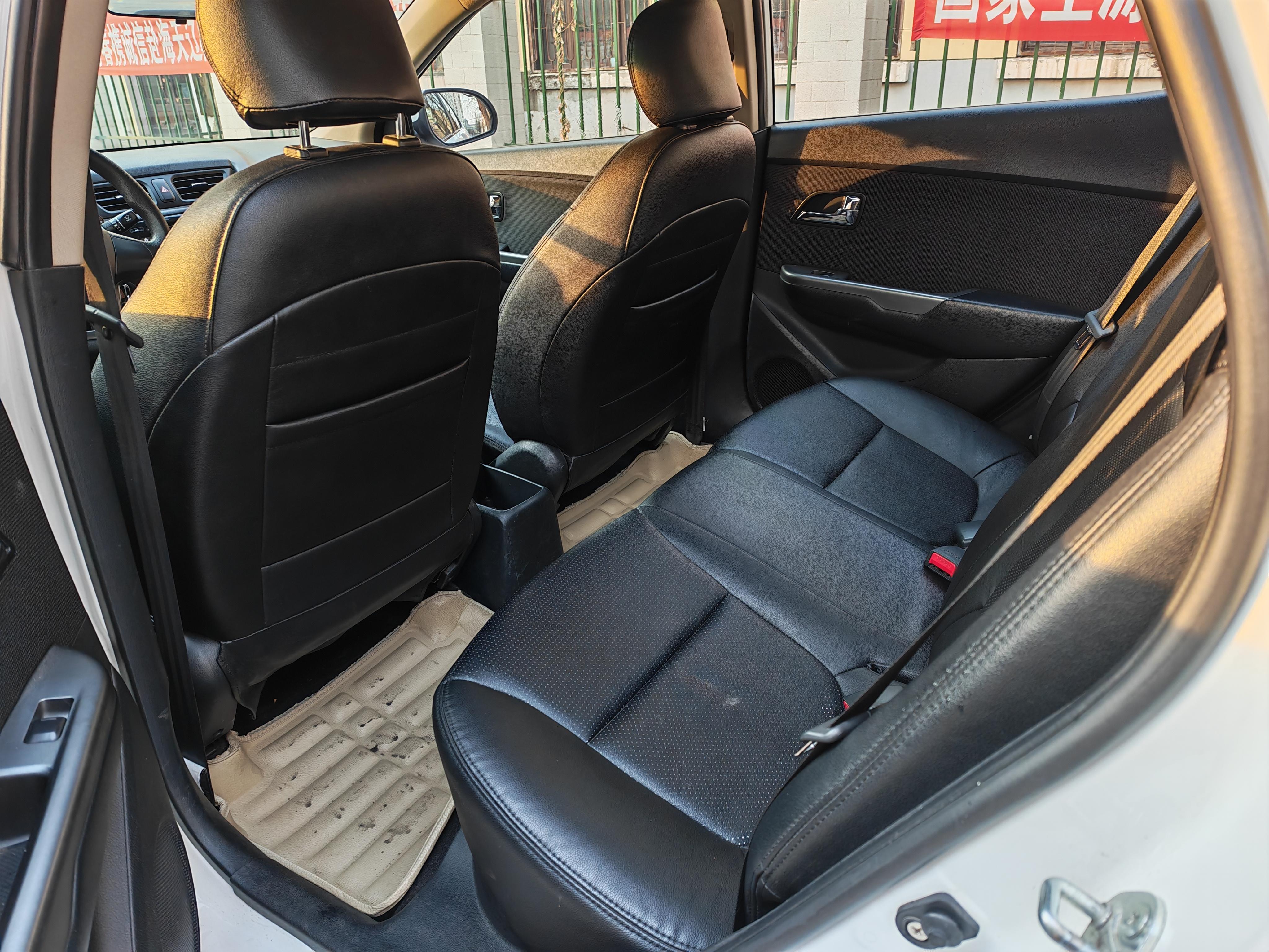 Kia Rio 2014 thumb 12