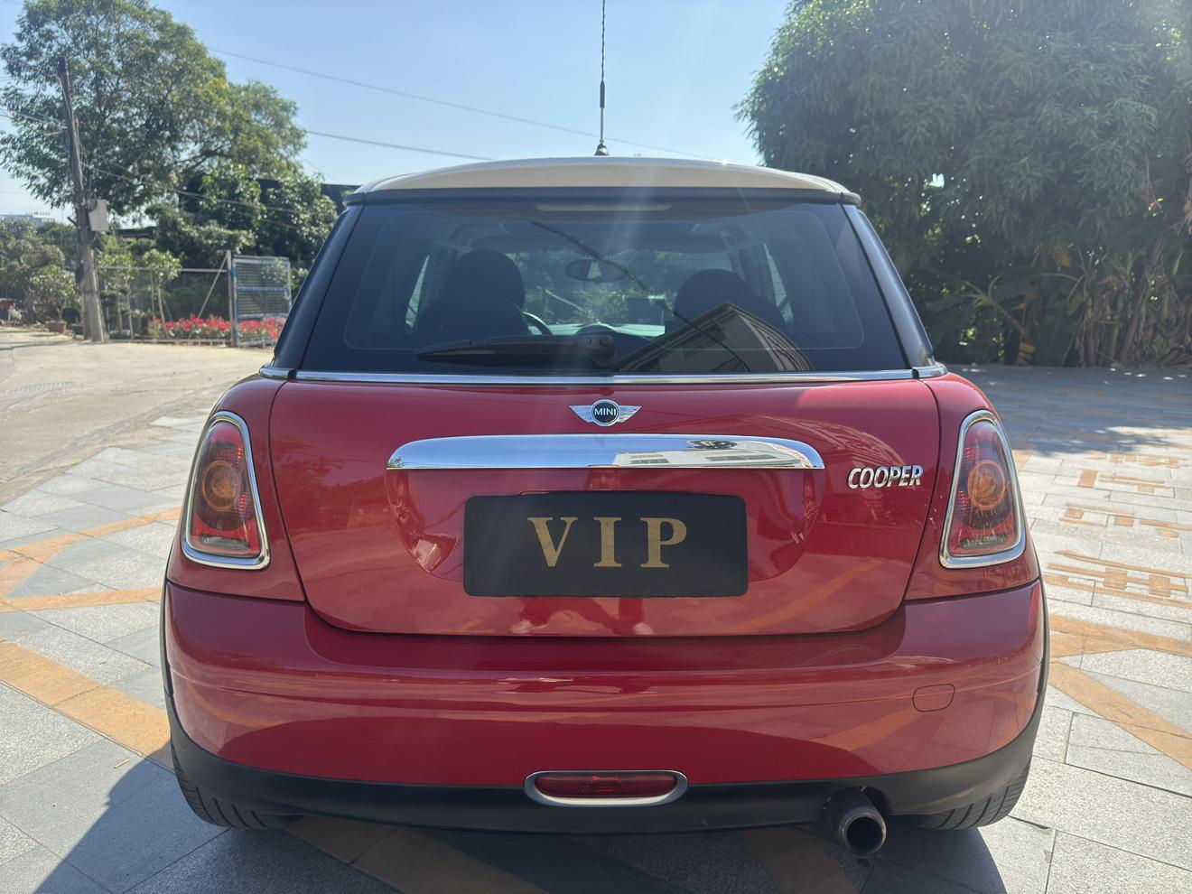 Mini Hatch 2010 thumb 2