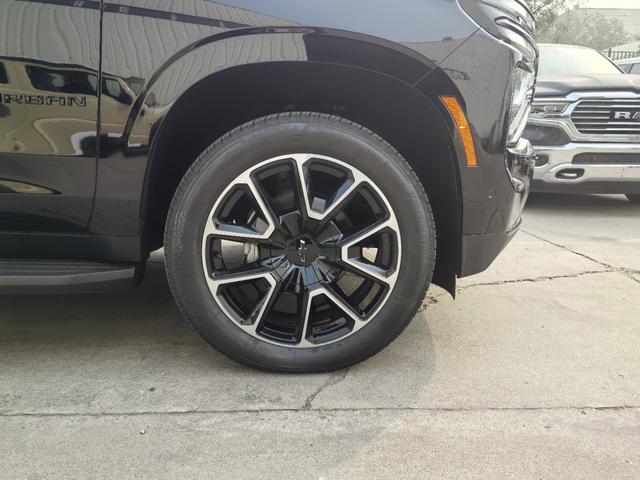 Chevrolet Suburban 2025 thumb 4