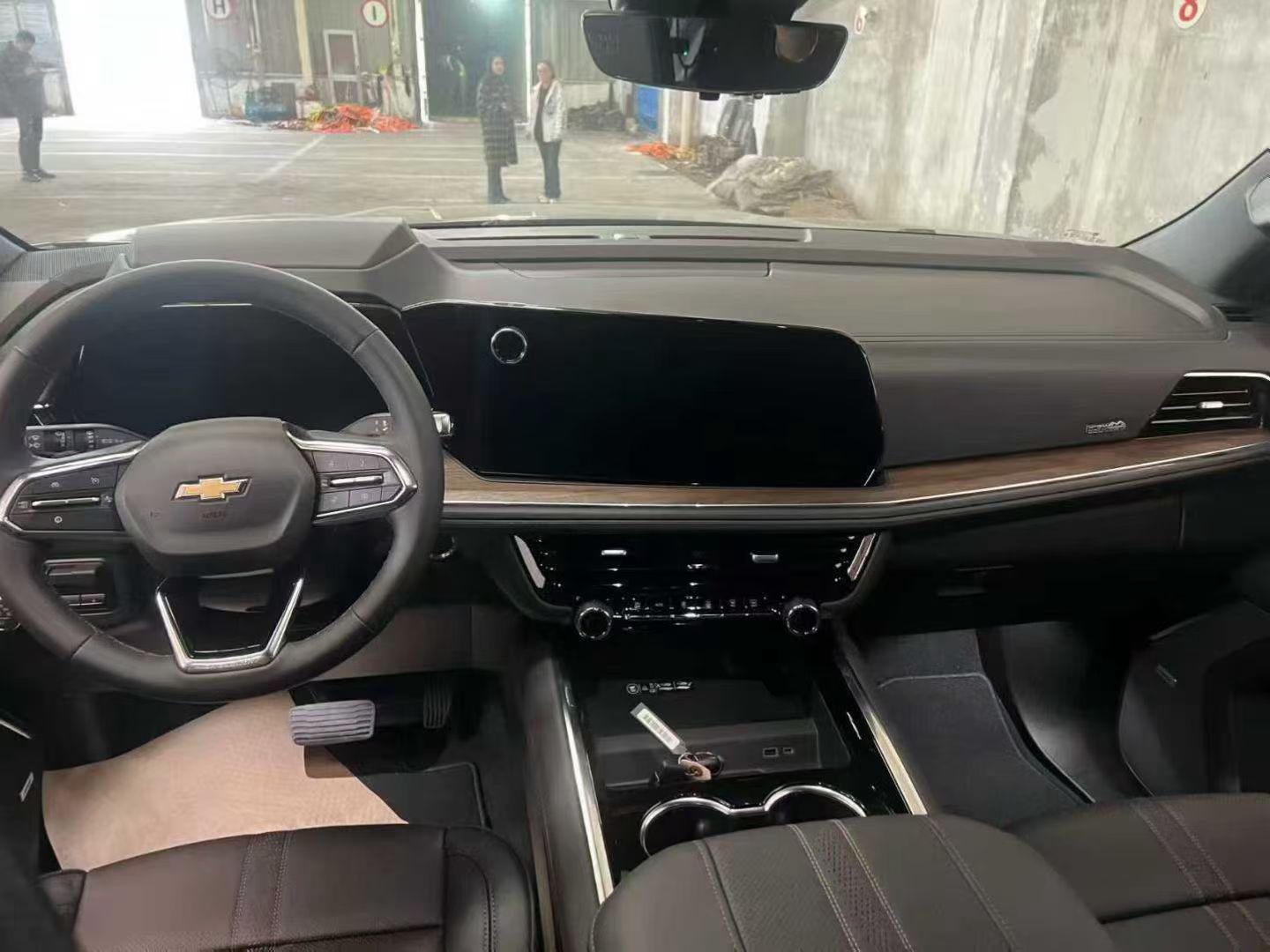 Chevrolet Suburban 2025 thumb 10