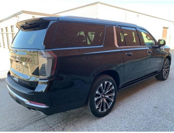Chevrolet Suburban 2025 thumb 5