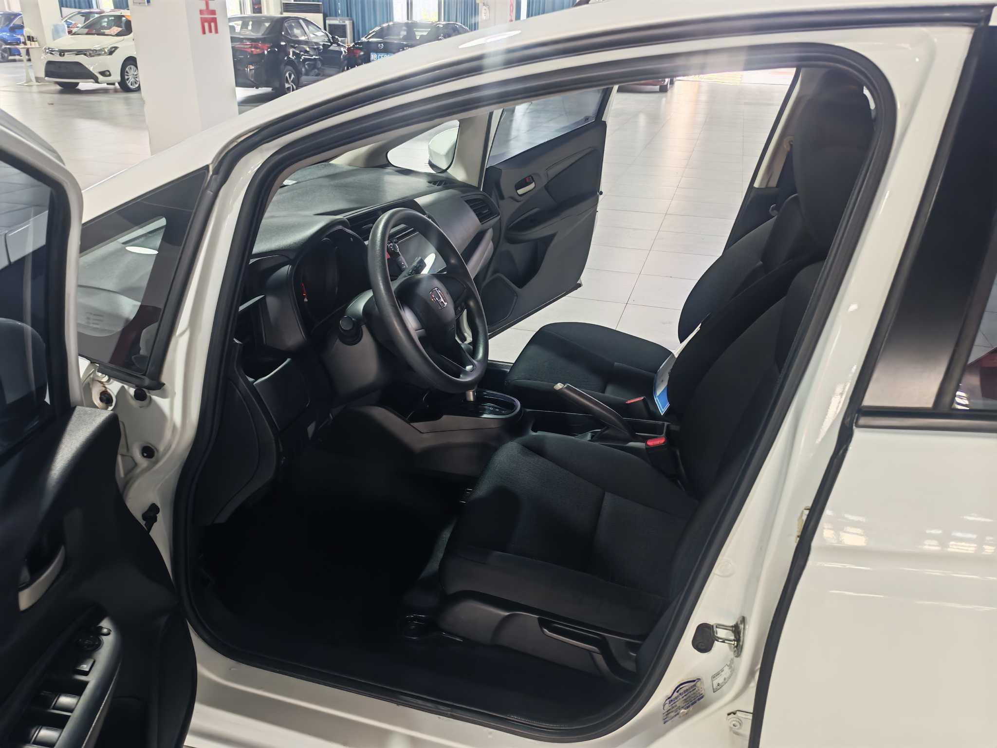 Honda Fit Shuttle 2015 thumb 6