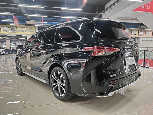 Toyota Granvia 2024 thumb 3
